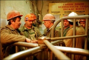 Пятеро горняков оказались под завалом в шахте Горловки 