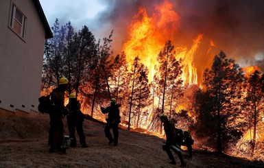 Рай в огне: в калифорнийском городе Парадайс бушует масштабный пожар