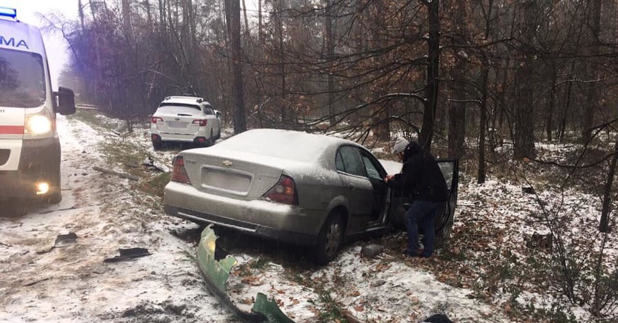 Около 300 аварий случилось из-за первого снега в Киеве