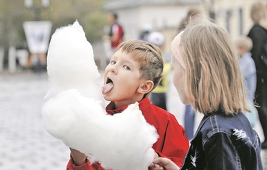 Ученые выяснили: к аморальным поступкам детей толкает сахар