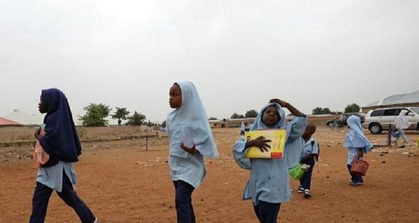 В Нигерии девочкам разрешили приходить в школу в хиджабе