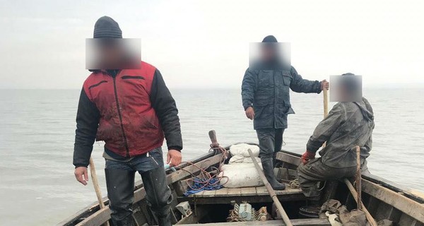 На Днестровском лимане поймали браконьеров, которые наловили 4 тонны рыбы