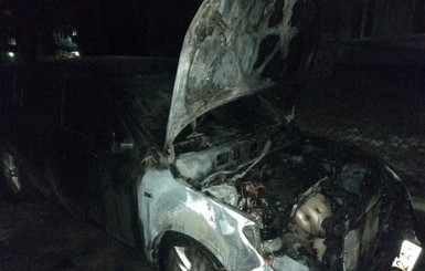 В Шостке сожгли машину депутата Олега Романовского