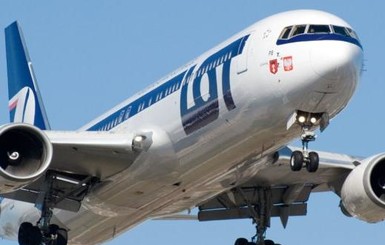 Пассажиры Boeing 787 скинулись на новую запчасть, чтоб улететь из Китая в Польшу