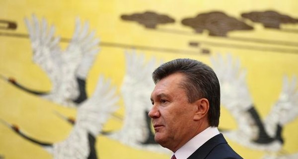 Адвокат: Янукович будет лечиться минимум три недели