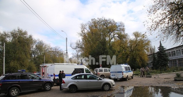 СМИ: в керченском колледже, где был теракт, заявили о минировании