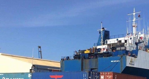 С захваченного в Ливии судна освободили украинских моряков