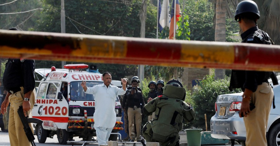 Взрыв в Пакистане: 30 человек погибли