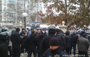 В одесском суде устроили массовую драку, задержаны 49 человек
