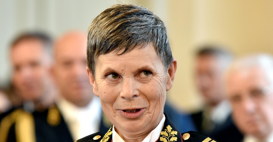 Впервые  армию страны-члена НАТО возглавила женщина 
