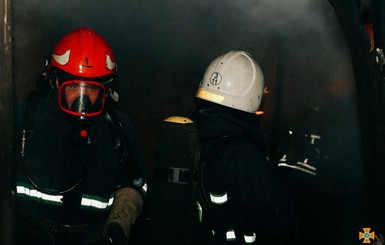 Во время пожара в Тернополе мужчина выпрыгнул из окна