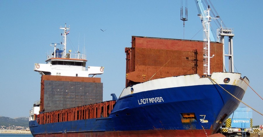 В Керченском проливе столкнулись два иностранных судна