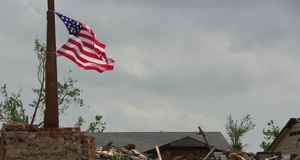 В США пронеслись 12 торнадо: пострадали более 20-ти человек