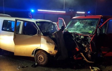 В Польше во время аварии пострадали 8 украинцев