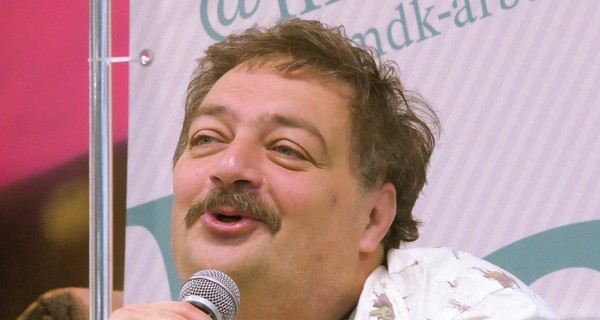 Российский поэт Дмитрий Быков отменил творческий вечер в Киеве и написал об этом стих