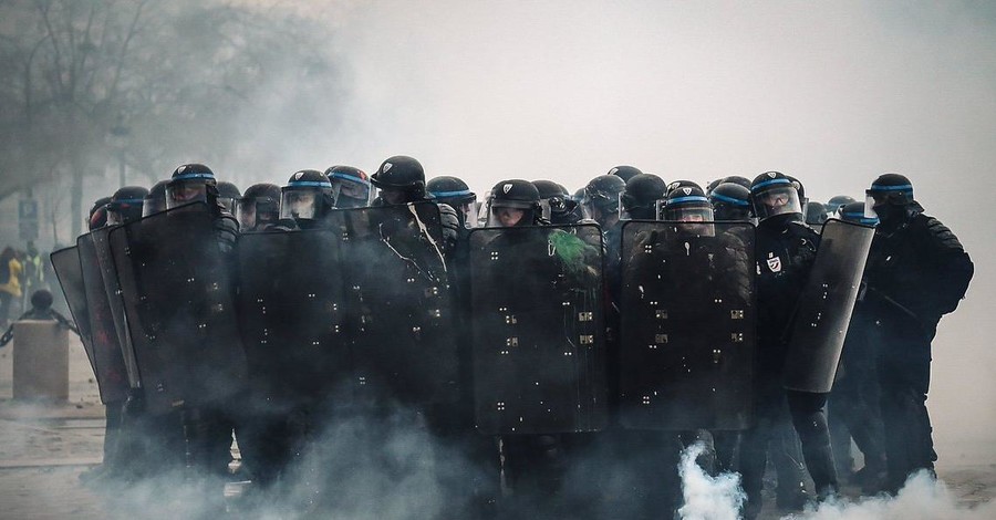 Протесты во Франции: каждый уикенд превращается в ритуал насилия