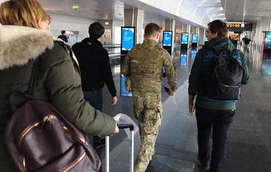 За неделю военного положения в Украину не пустили около 700 россиян