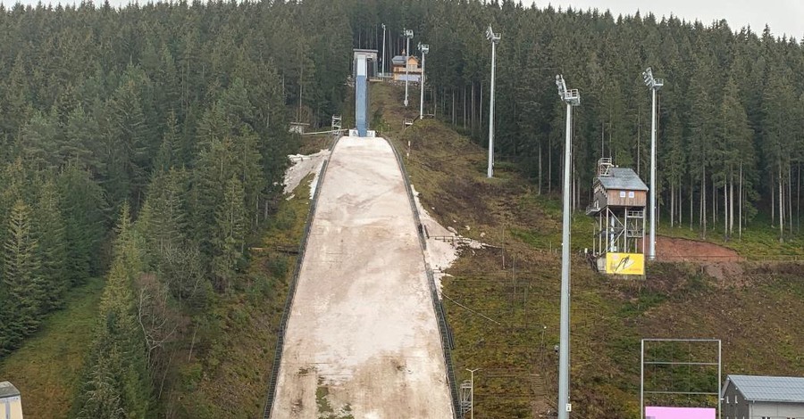 В Германии отменили этап Кубка мира по прыжкам на лыжах с трамплина из-за отсутствия снега 