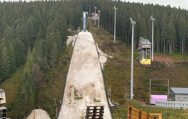 В Германии отменили этап Кубка мира по прыжкам на лыжах с трамплина из-за отсутствия снега 