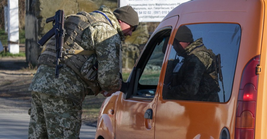 Военное положение в Запорожской области: разгул аферистов, досмотры и запреты