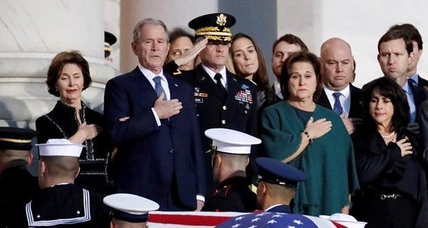 Буш-младший рассказал, какими были последние слова его отца