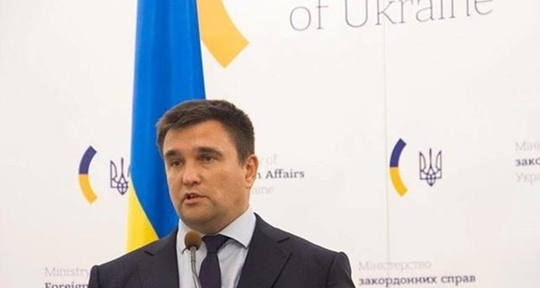 Украинские консулы встретились в России с задержанными моряками