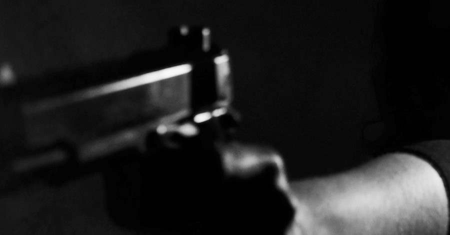 В Сумах во время вооруженного ограбления ранили 2 человек