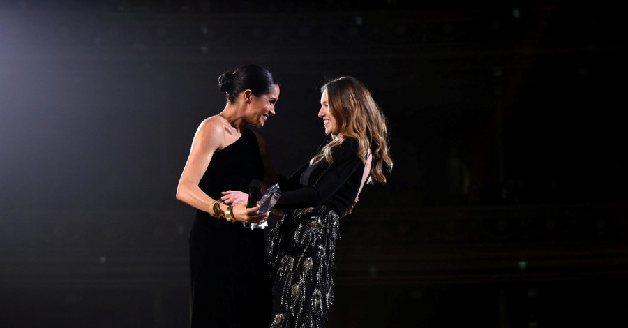 Меган Маркл затмила актрис и супермоделей на премии Fashion Awards