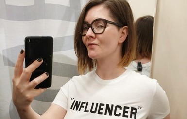 Украинские и российские секс-блогеры пожаловались на новые правила Фейсбук и Инстаграм