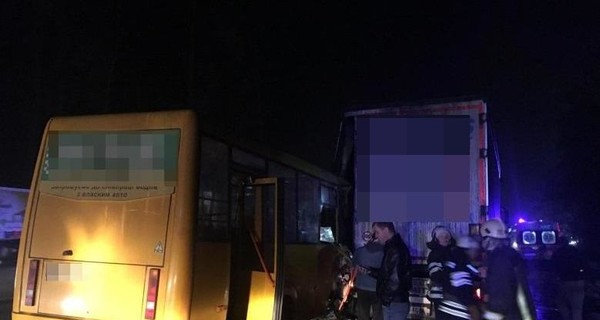 ДТП с маршруткой в Киеве: трое травмированы, один человек погиб