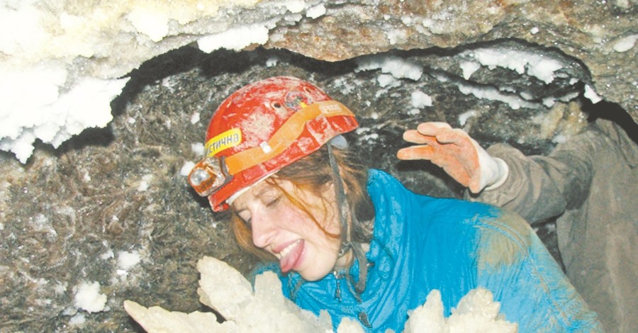 Пещеры Украины: где встретить праздник под землей