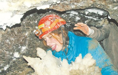 Пещеры Украины: где встретить праздник под землей