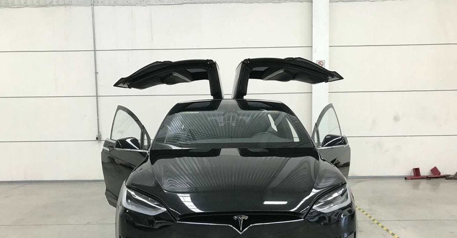 Tesla представила бронированный вариант электрокара