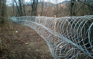 Жители Закарпатья о колючей проволоке на границе: 