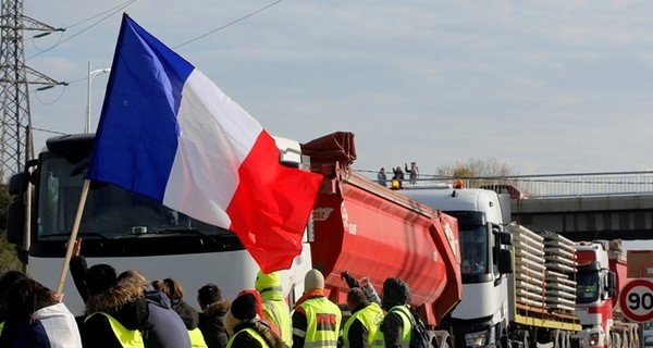 Во Франции стало на одного погибшего больше в ходе протестов