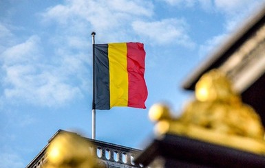 В Бельгии распустили правительство, но премьер поработает до мая