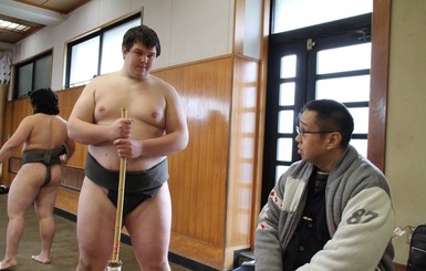 Тренер первого украинца в императорском клубе сумо: В Японии Серега теперь уважаемый человек