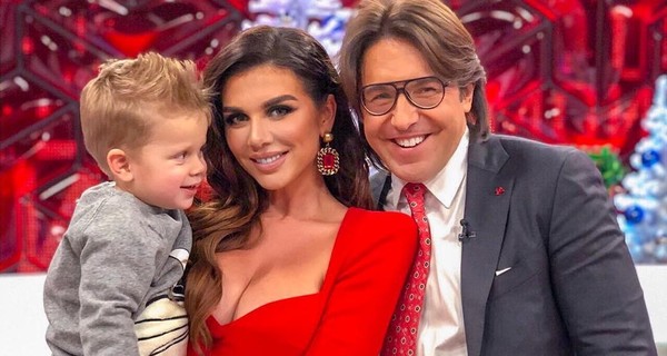 Анна Седокова пришла к Андрею Малахову с детьми