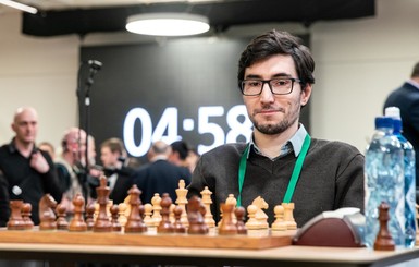 Украинский шахматист обыграл лучшего гроссмейстера мира Карлсена