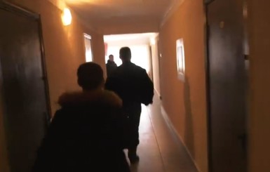 Харьковский следователь испугался журналиста и бежал от него через все управление
