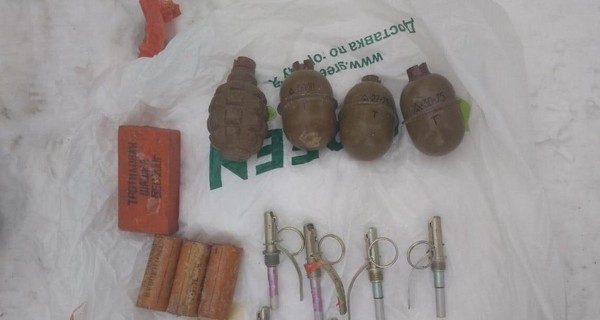 В Херсоне у студента дома нашли гранаты, автомат Калашникова и сотни патронов