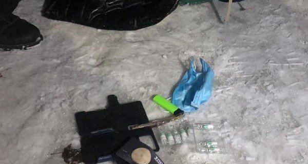 В Киеве неизвестный угрожал 18-летней девушке шприцем со смертельной инъекцией 
