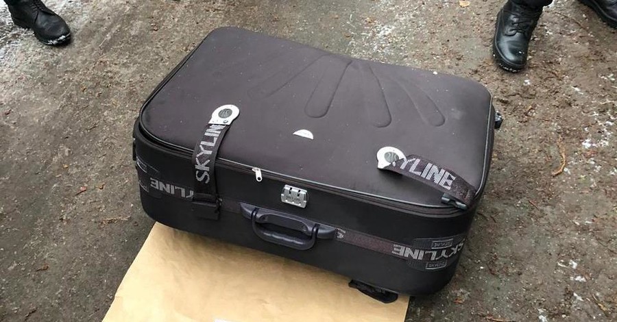 В Днепре нашли чемодан с трупом девушки