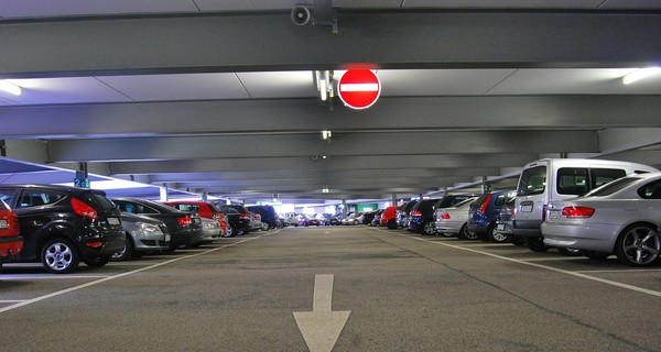 В Киеве из машины прокурора вытащили регистратор