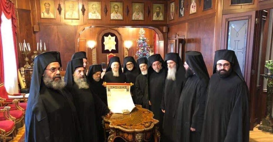 Все члены Синода Вселенского патриархата подписали Томос