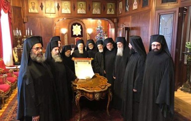 Все члены Синода Вселенского патриархата подписали Томос