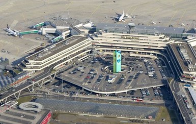 Три крупных аэропорта Германии начали забастовку