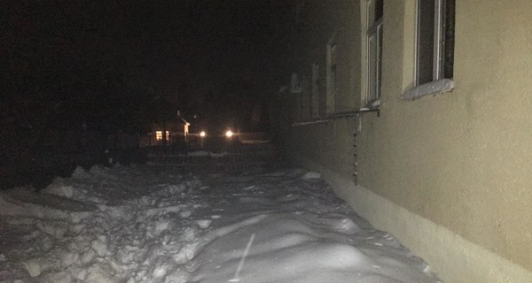 На Харьковщине родной отец выбросил пятилетнего сына из окна квартиры