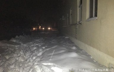 На Харьковщине родной отец выбросил пятилетнего сына из окна квартиры