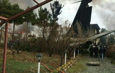 При крушении Boeing 707 в Иране погибли семь человек